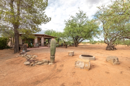 22+/- Acre Desert Retreat with Home and Horse Facilities - image 2