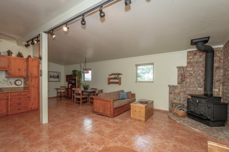 22+/- Acre Desert Retreat with Home and Horse Facilities - image 10