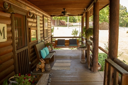 Rustic/Easy Living In The Ozarks - image 19