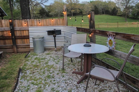 Rustic/Easy Living In The Ozarks - image 26
