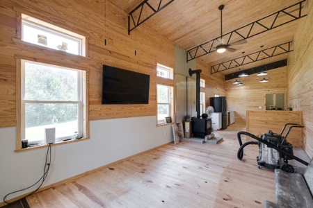 Country Home for Auction in Lawrence County TN - image 33