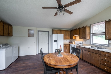 Country Home for Auction in Lawrence County TN - image 23