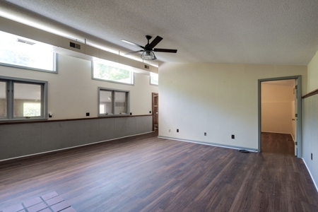 Country Home for Auction in Lawrence County TN - image 9