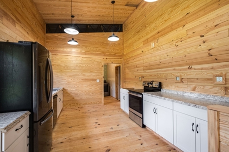 Country Home for Auction in Lawrence County TN - image 35