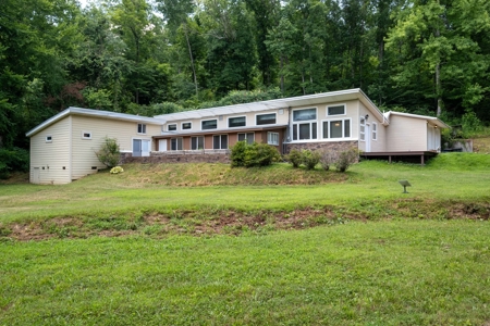 Country Home for Auction in Lawrence County TN - image 4