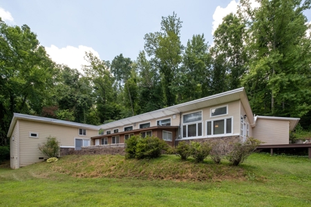 Country Home for Auction in Lawrence County TN - image 1
