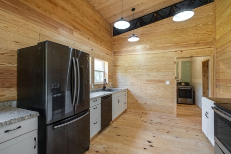 Country Home for Auction in Lawrence County TN - image 36