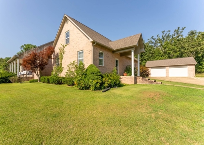 Country Brick Home & Land Near Salem Arkansas - image 4