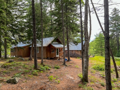 Maine Lakeside Retreat - image 7