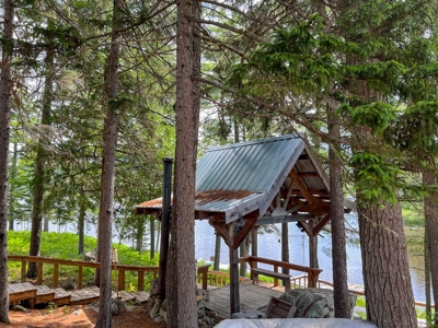 Maine Lakeside Retreat - image 13