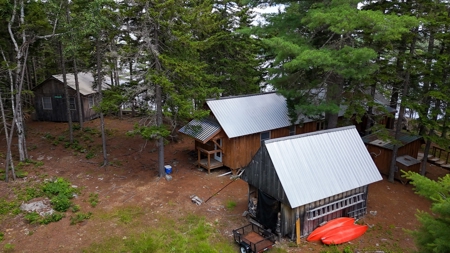 Maine Lakeside Retreat - image 2