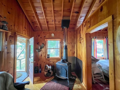 Maine Lakeside Retreat - image 25