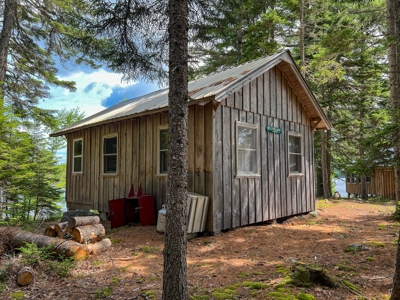 Maine Lakeside Retreat - image 6