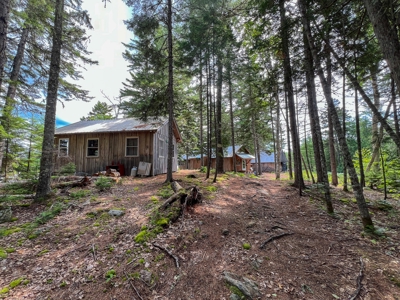 Maine Lakeside Retreat - image 3