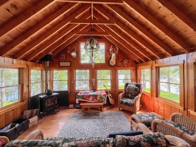 Maine Lakeside Retreat - image 24