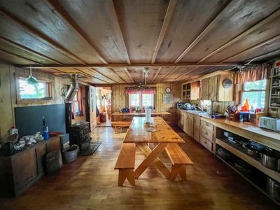 Maine Lakeside Retreat - image 19