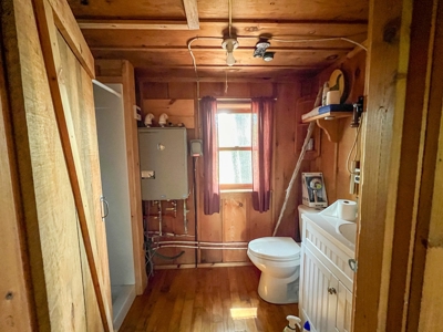 Maine Lakeside Retreat - image 23