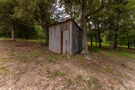 Country Home / Cabin and Acreage in Oregon County Missouri - image 21
