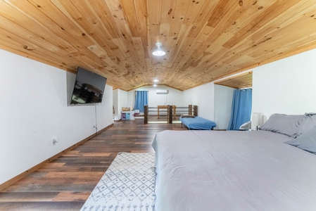 Country Home / Cabin and Acreage in Oregon County Missouri - image 16