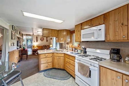 Country Home in Concord, VT For Sale - image 7