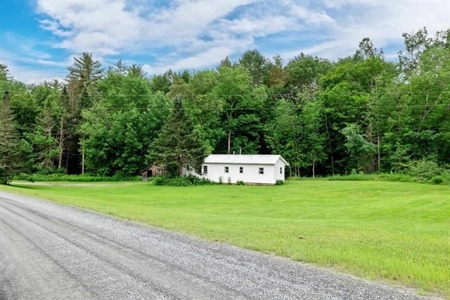 Country Home in Concord, VT For Sale - image 17