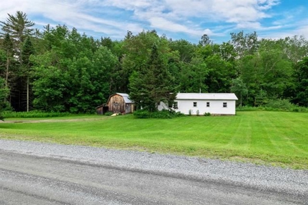 Country Home in Concord, VT For Sale - image 18