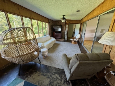 Country Home with 4.023 Acres in Morris County Texas - image 17
