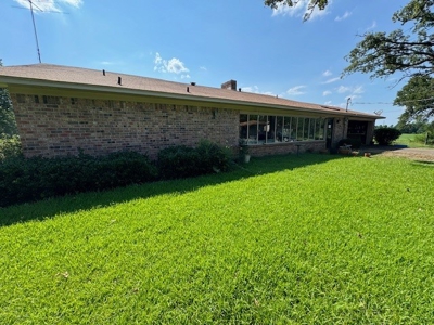 Country Home with 4.023 Acres in Morris County Texas - image 18