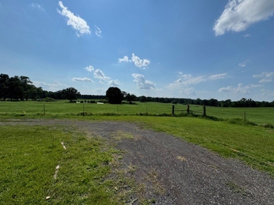 Country Home with 4.023 Acres in Morris County Texas - image 21