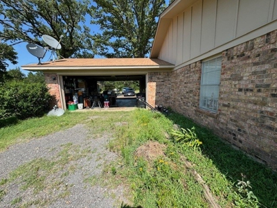 Country Home with 4.023 Acres in Morris County Texas - image 1