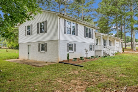 Country Home for Sale in Lawrenceburg, Tennessee - image 4