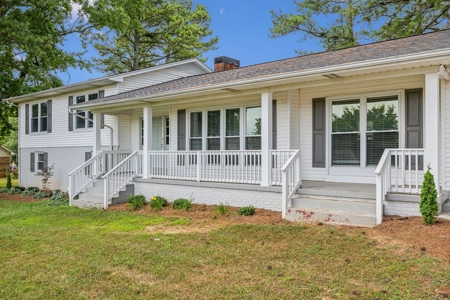 Country Home for Sale in Lawrenceburg, Tennessee - image 5