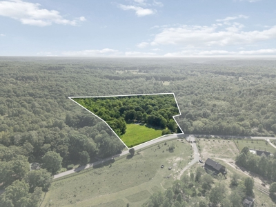 15.5 Acres of Natural Beauty at 5843 Bending Chestnut - image 1
