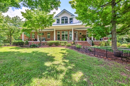 Stunning Custom-Built Home on 15 Acres in Williamson County - image 2