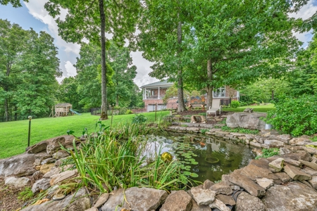 Stunning Custom-Built Home on 15 Acres in Williamson County - image 43