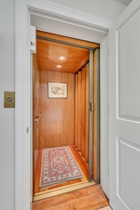 Stunning Custom-Built Home on 15 Acres in Williamson County - image 31