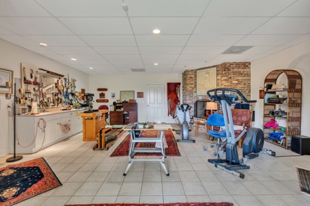 Stunning Custom-Built Home on 15 Acres in Williamson County - image 37