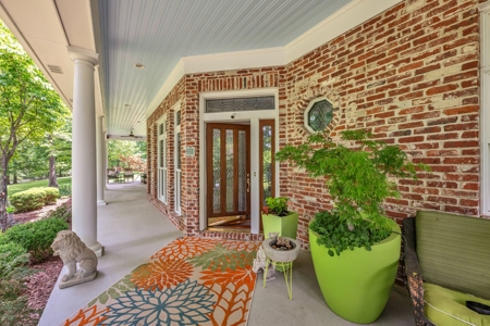 Stunning Custom-Built Home on 15 Acres in Williamson County - image 6