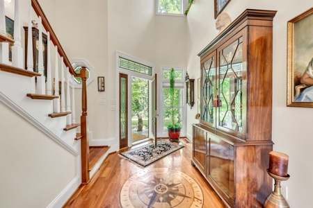 Stunning Custom-Built Home on 15 Acres in Williamson County - image 4