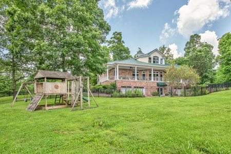 Stunning Custom-Built Home on 15 Acres in Williamson County - image 42