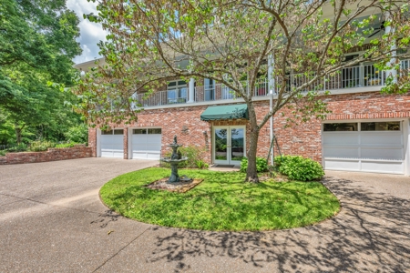 Stunning Custom-Built Home on 15 Acres in Williamson County - image 40