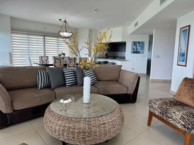 Apartment in PH Las Olas II Vista Mar 315m2 369K - image 2