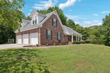Secluded Country Paradise on 10.19 Acres in Santa Fe, TN - image 9
