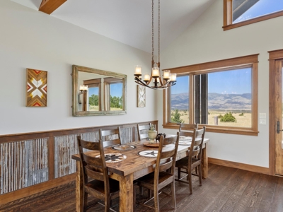 20 Ac Luxury Home In Paradise Valley Mt - image 2
