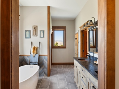 20 Ac Luxury Home In Paradise Valley Mt - image 5
