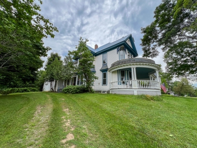 Queen Anne Victorian Home - Island Falls, Maine - image 9
