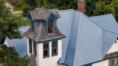 Queen Anne Victorian Home - Island Falls, Maine - image 4