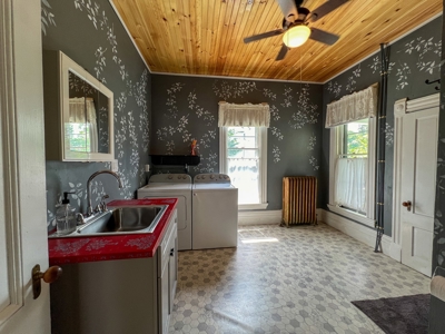 Queen Anne Victorian Home - Island Falls, Maine - image 24