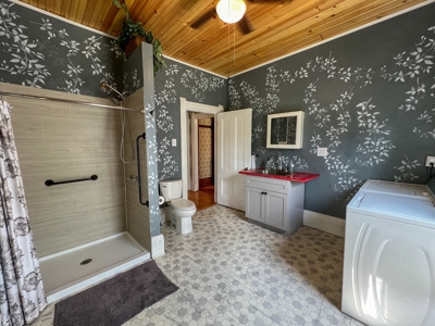 Queen Anne Victorian Home - Island Falls, Maine - image 25