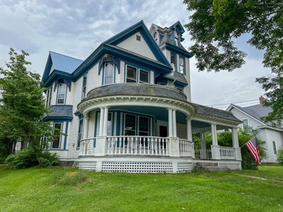 Queen Anne Victorian Home - Island Falls, Maine - image 6